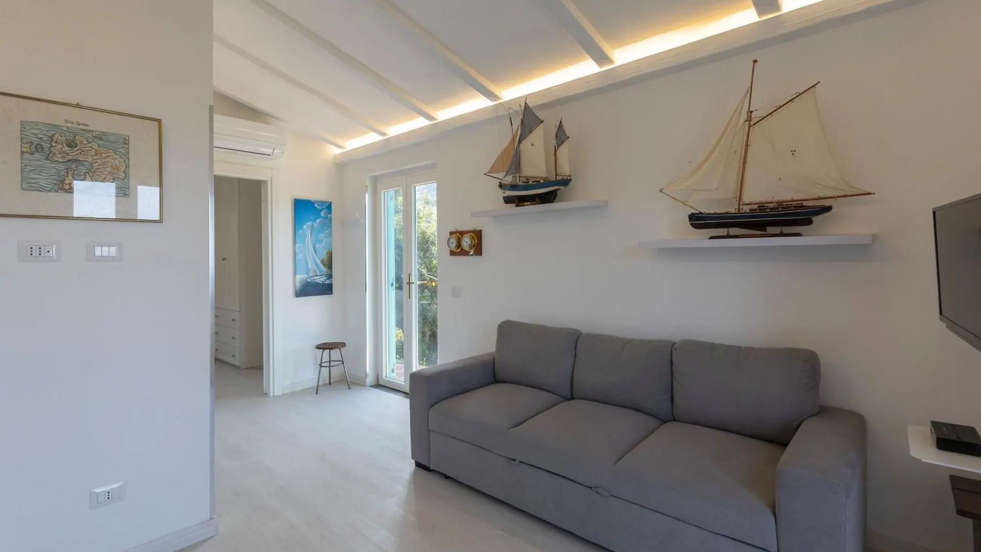 Holiday home Appartamento Il Nespolo - Helloelba Patresi
